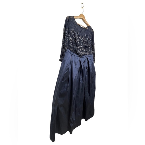 OLEG CASSINI Three Quarter Sleeve Beaded Lace Ball Gown Navy 16W - Picture 7 of 10